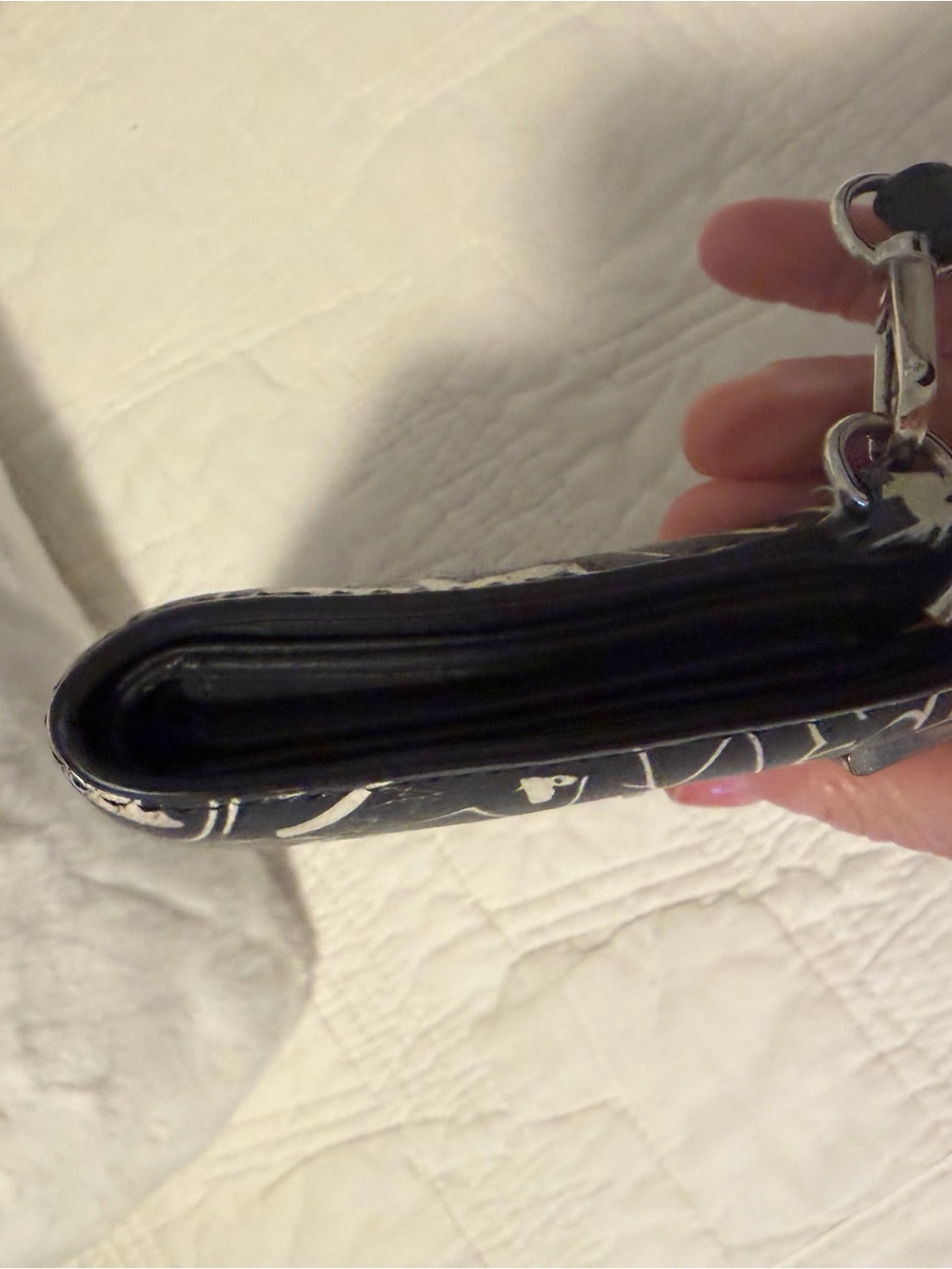 Michael Kors Black & White Graffiti Wristlet/Phone Wallet 7.5x4.5 - Picture 8 of 10